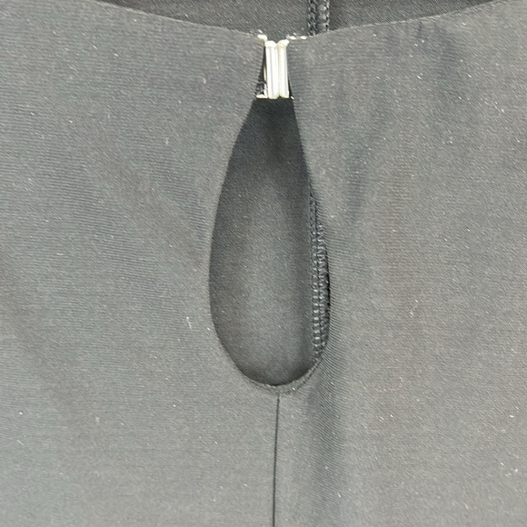 WHBM Women’s Top Sz M Black 3/4 Sleeves Scoop w/Keyhole Polyester/Spandex EUC - Picture 5 of 9